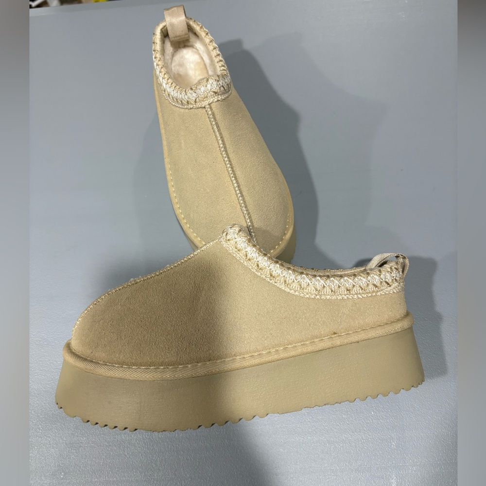 NEW Women's Tan Sherpa Lined Slip-On Platform Shoes